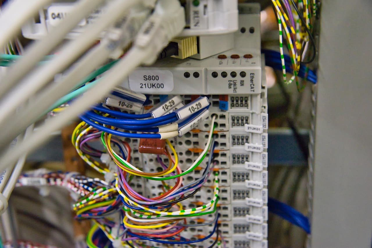 ¿Los Códigos de Barras Caducan? Mitos y Verdades sobre Identificación Automática